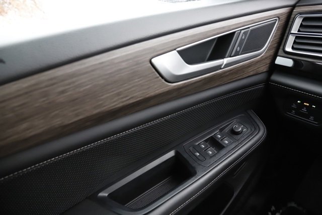 Used 2024 Volkswagen Atlas SEL image 28