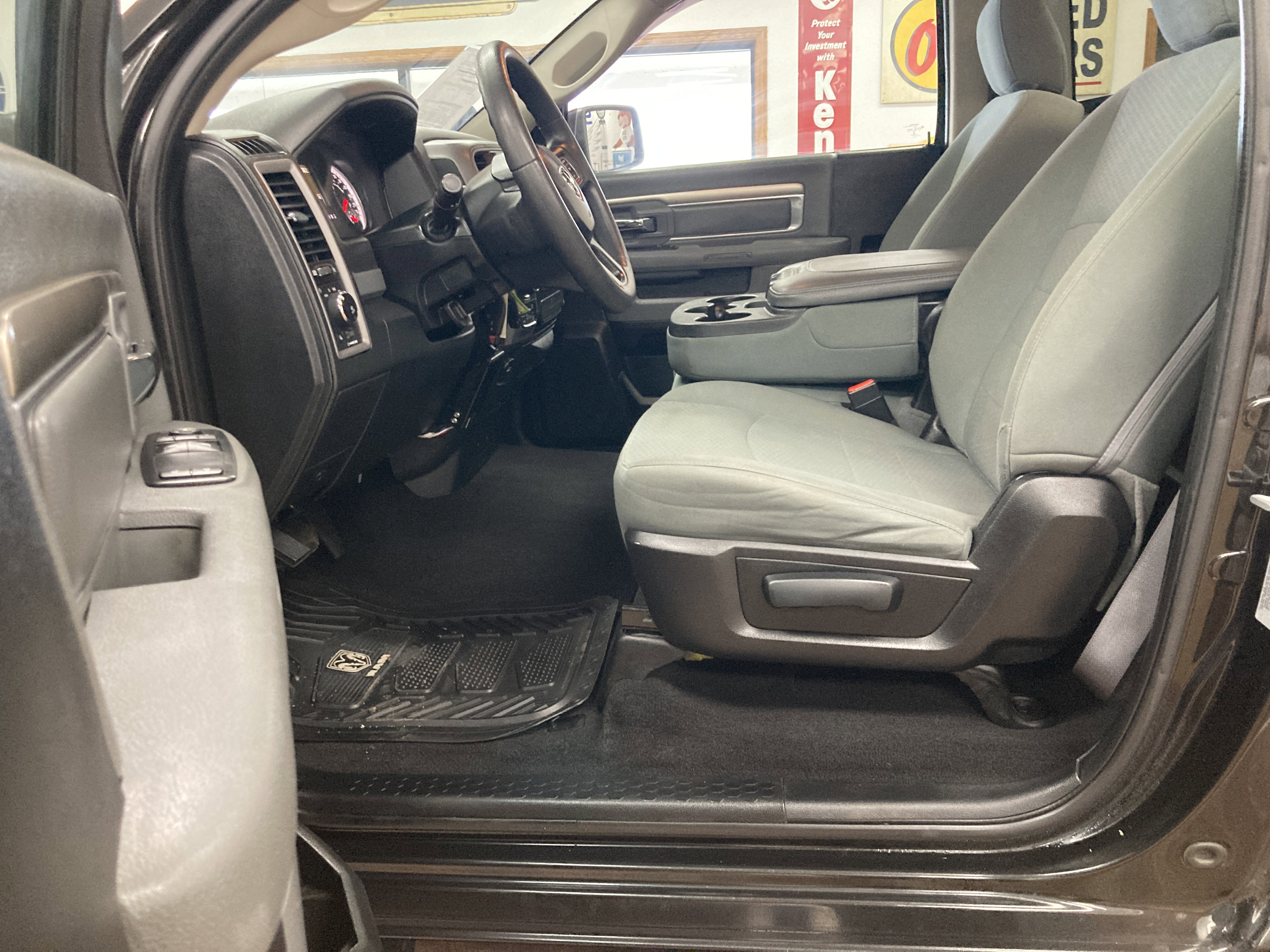 Used 2017 RAM 1500 Express w/ Black Ram 1500 Express Group AWD/4WD image 11