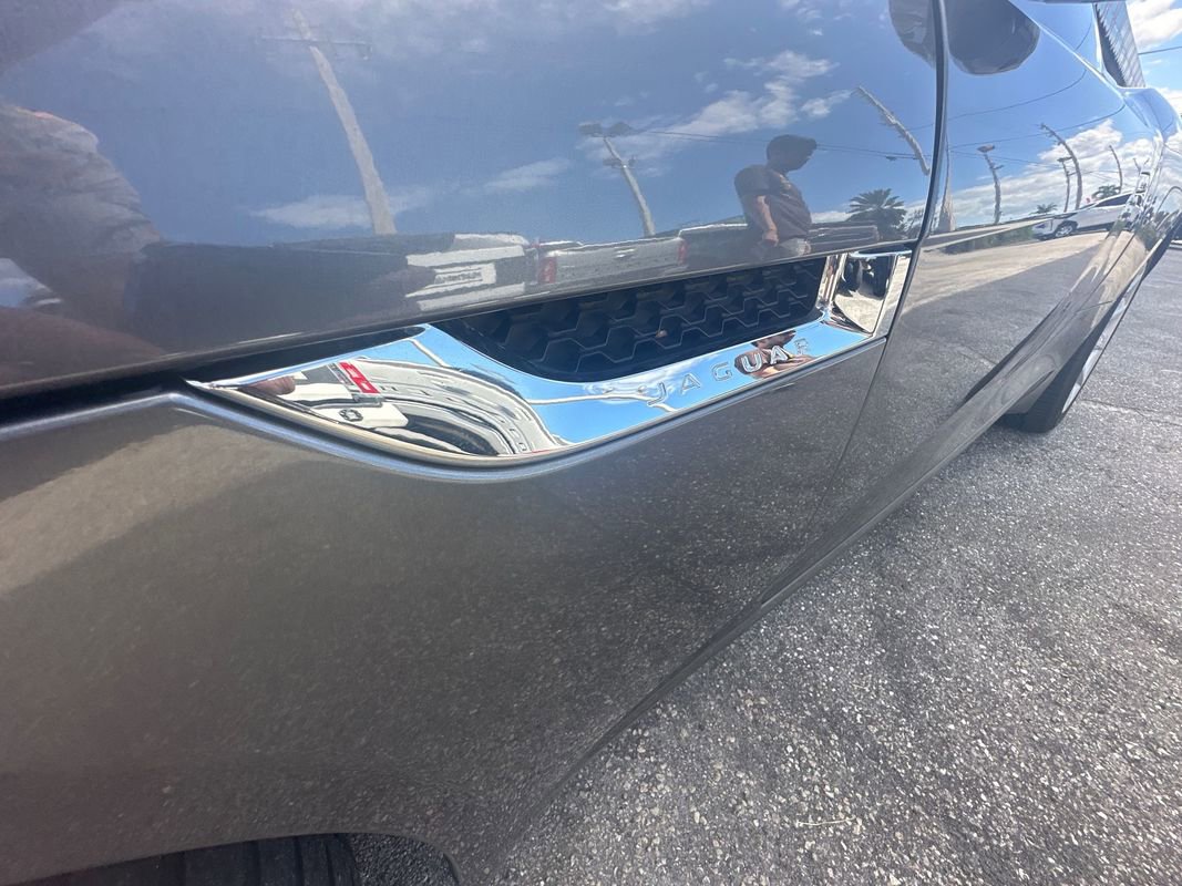 Used 2018 Jaguar F-TYPE Coupe image 3