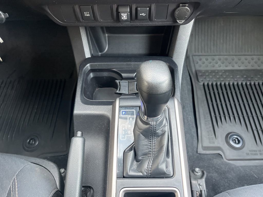 Used 2021 Toyota Tacoma SR5 w/ Trail Edition image 24
