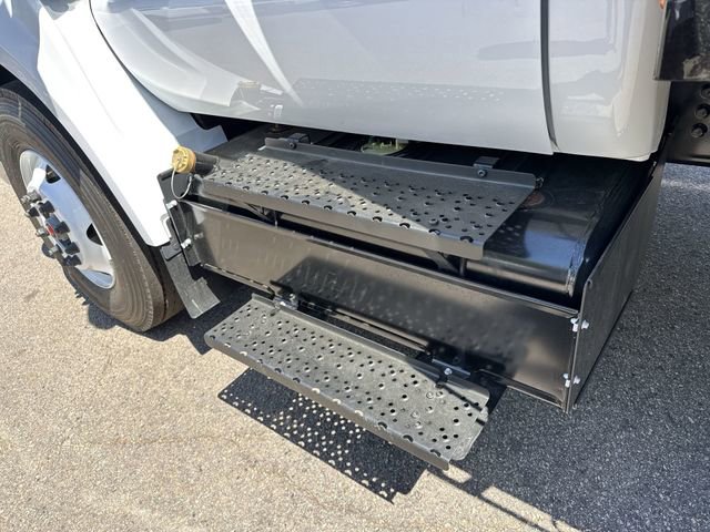 New 2027 Ford F750 2WD Regular Cab Super Duty image 18