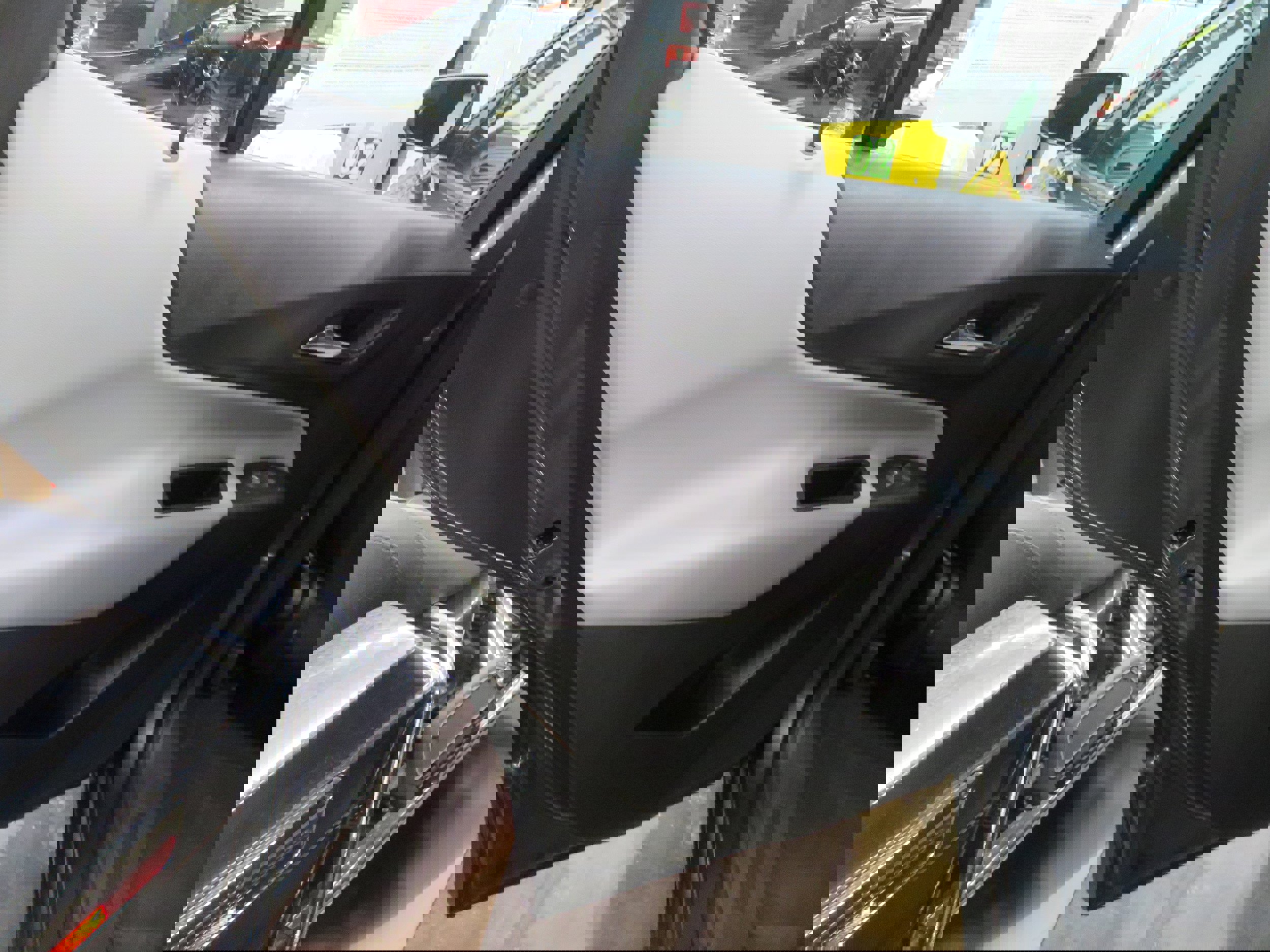 Used 2019 Chevrolet Equinox LS image 9