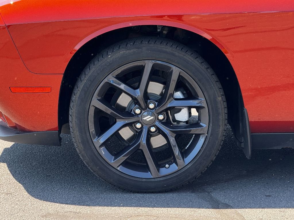 Used 2022 Dodge Challenger SXT w/ Blacktop Package image 4