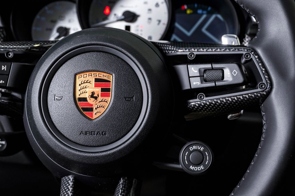 New 2026 Porsche Macan Turbo image 19