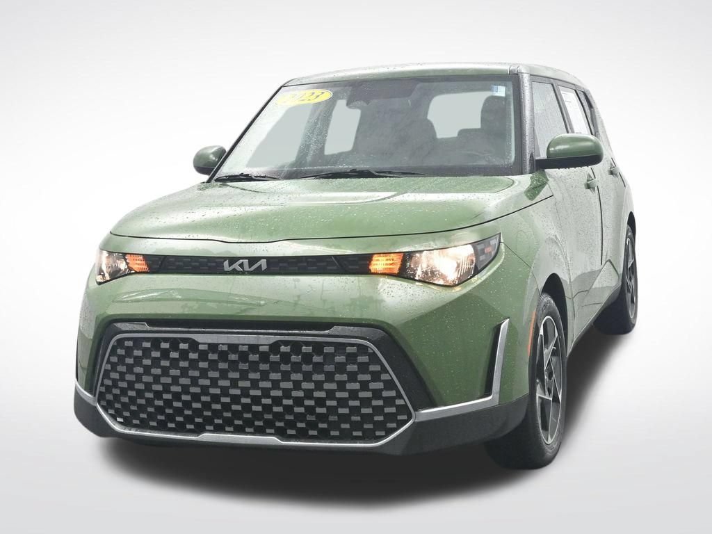 Used 2023 Kia Soul EX FWD image 2