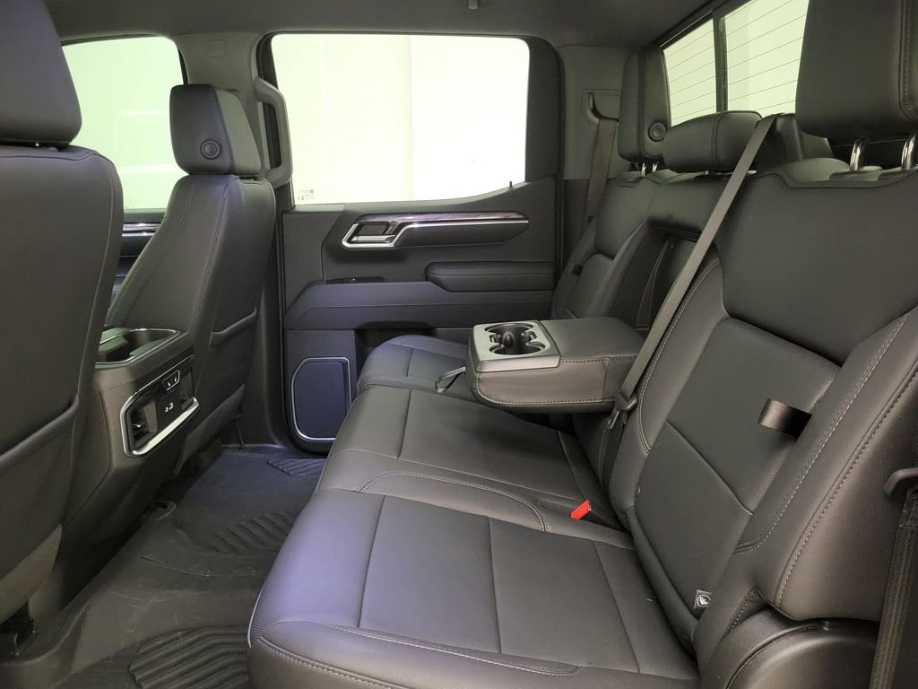 Used 2025 Chevrolet Silverado 1500 LTZ AWD/4WD image 50