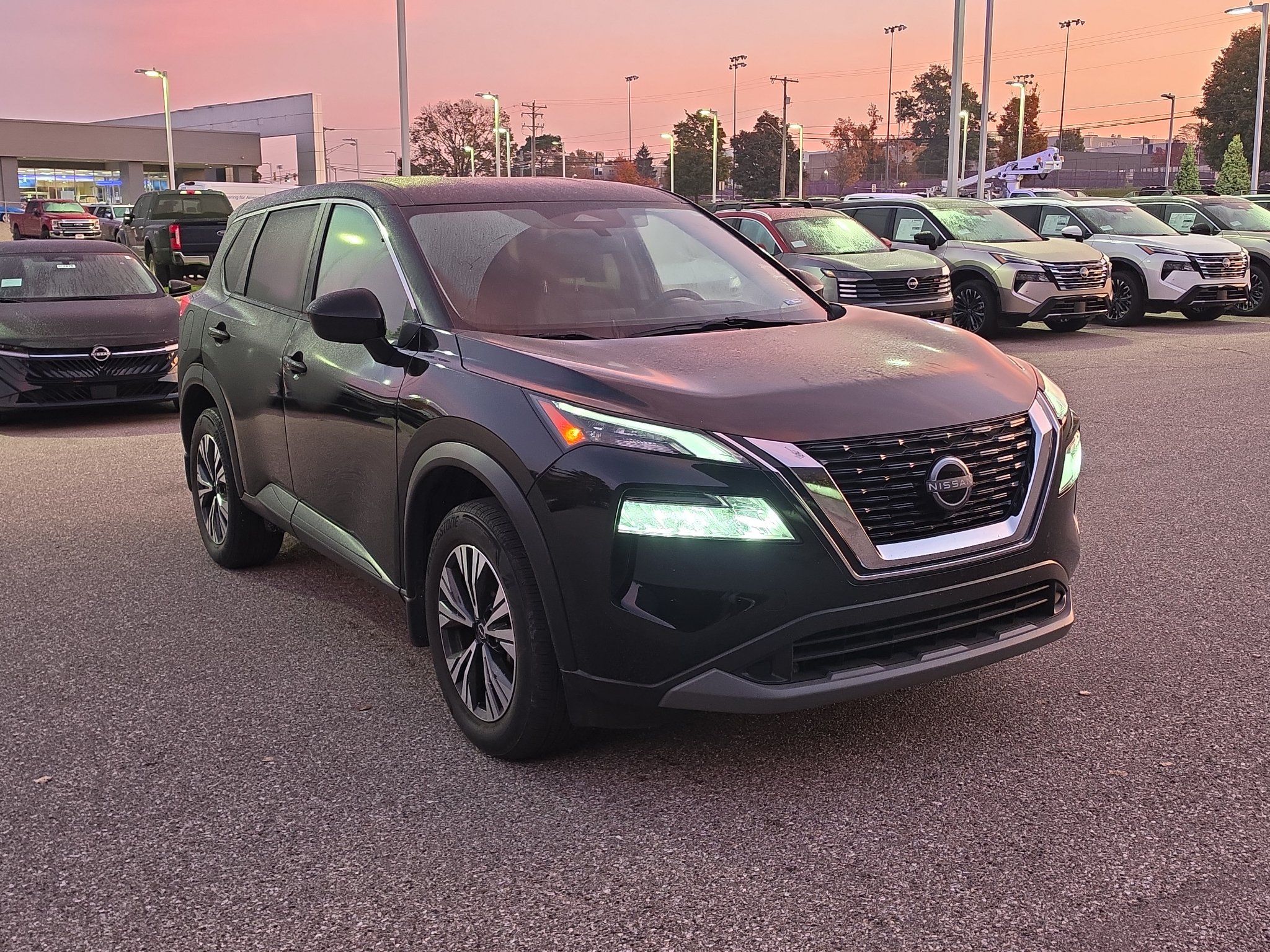 Used 2023 Nissan Rogue SV