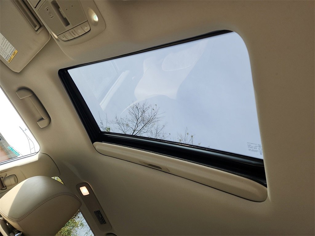 Used 2022 Nissan Armada Platinum image 14