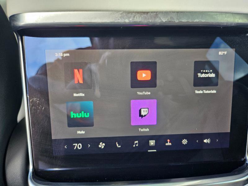Used 2022 Tesla Model X image 66