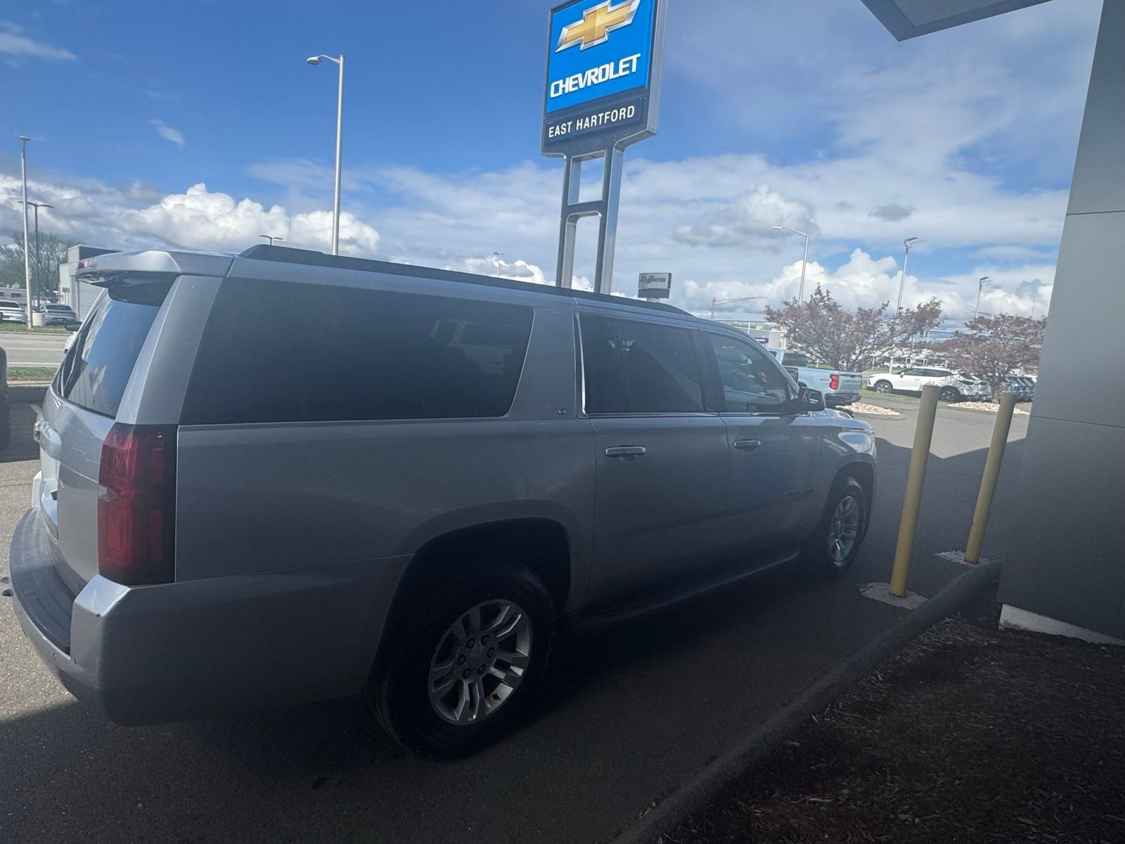Used 2018 Chevrolet Suburban LT image 8