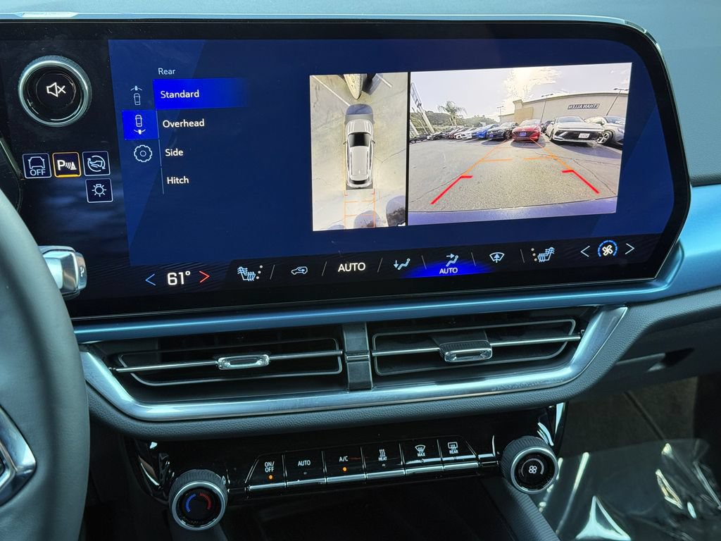 Used 2024 Chevrolet Equinox EV LT FWD image 31