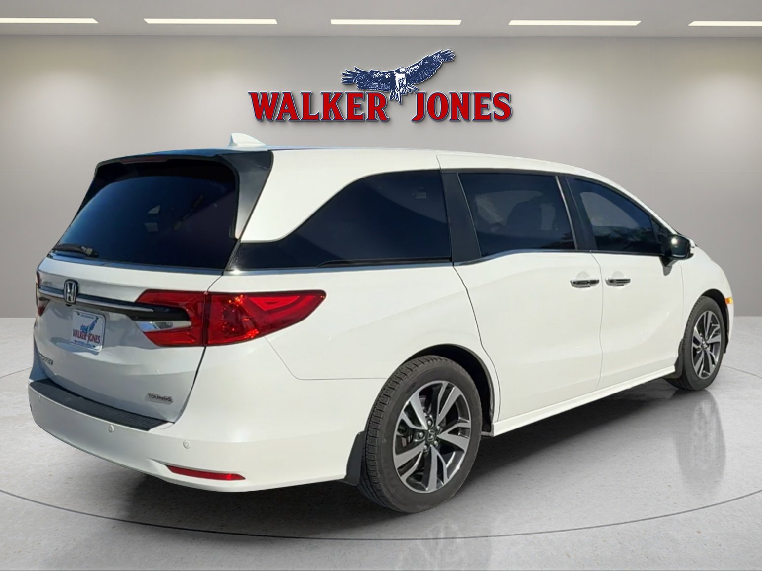Used 2023 Honda Odyssey Touring image 3
