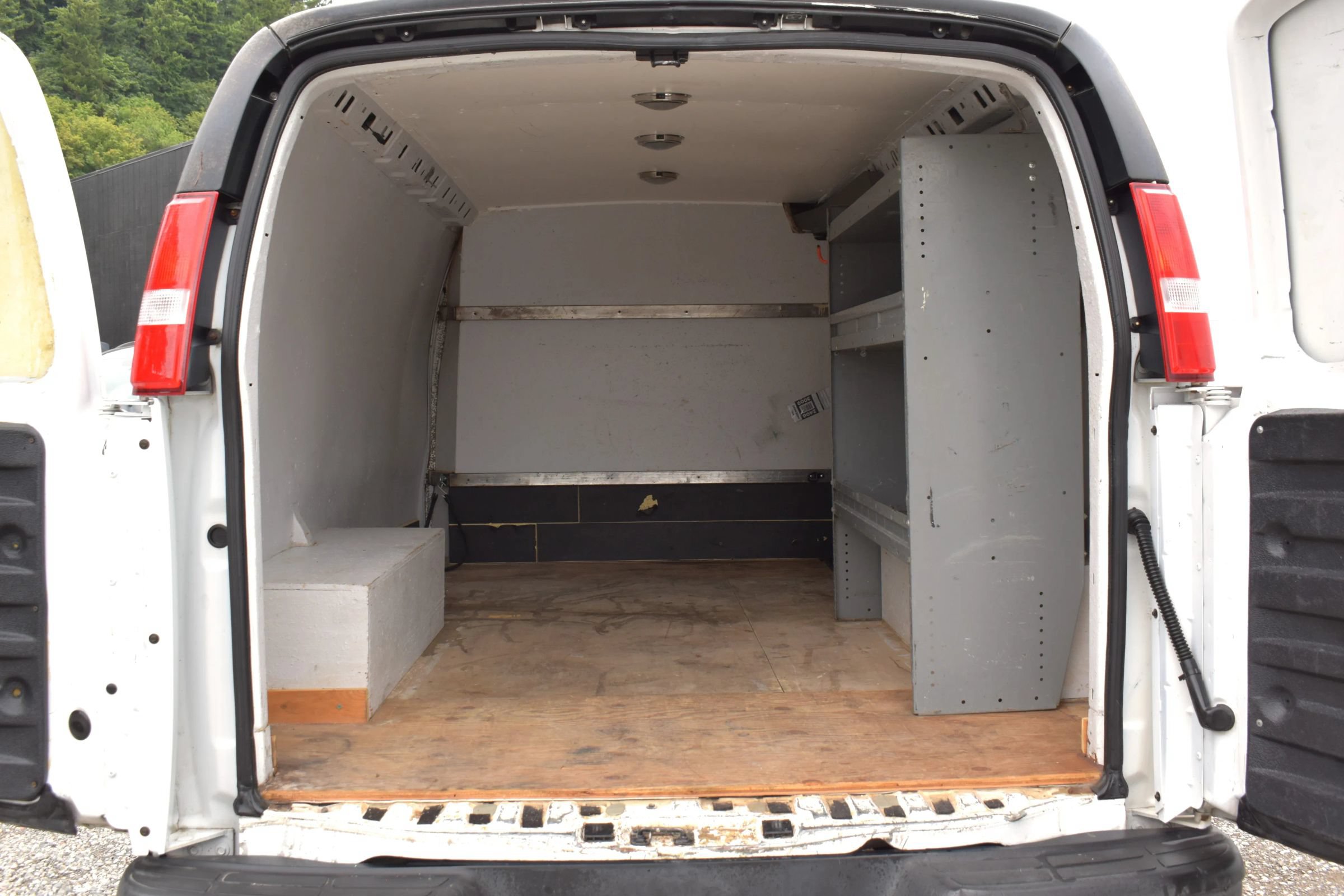 Used 2006 Chevrolet Express 3500 RWD image 44