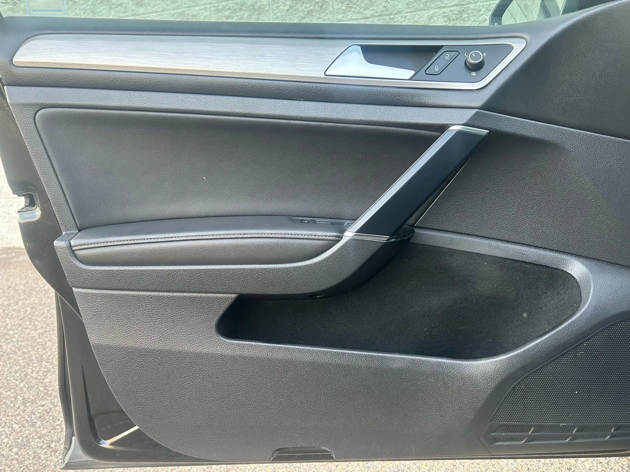 Used 2015 Volkswagen Golf TDI SE image 10