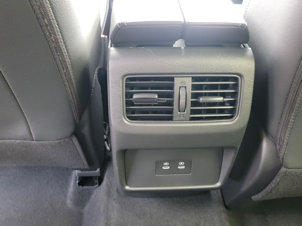 Used 2024 Nissan Rogue SL AWD/4WD image 24