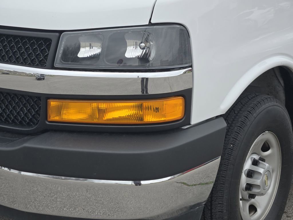 Used 2023 Chevrolet Express 3500 LT w/ LT Preferred Equipment Group image 6