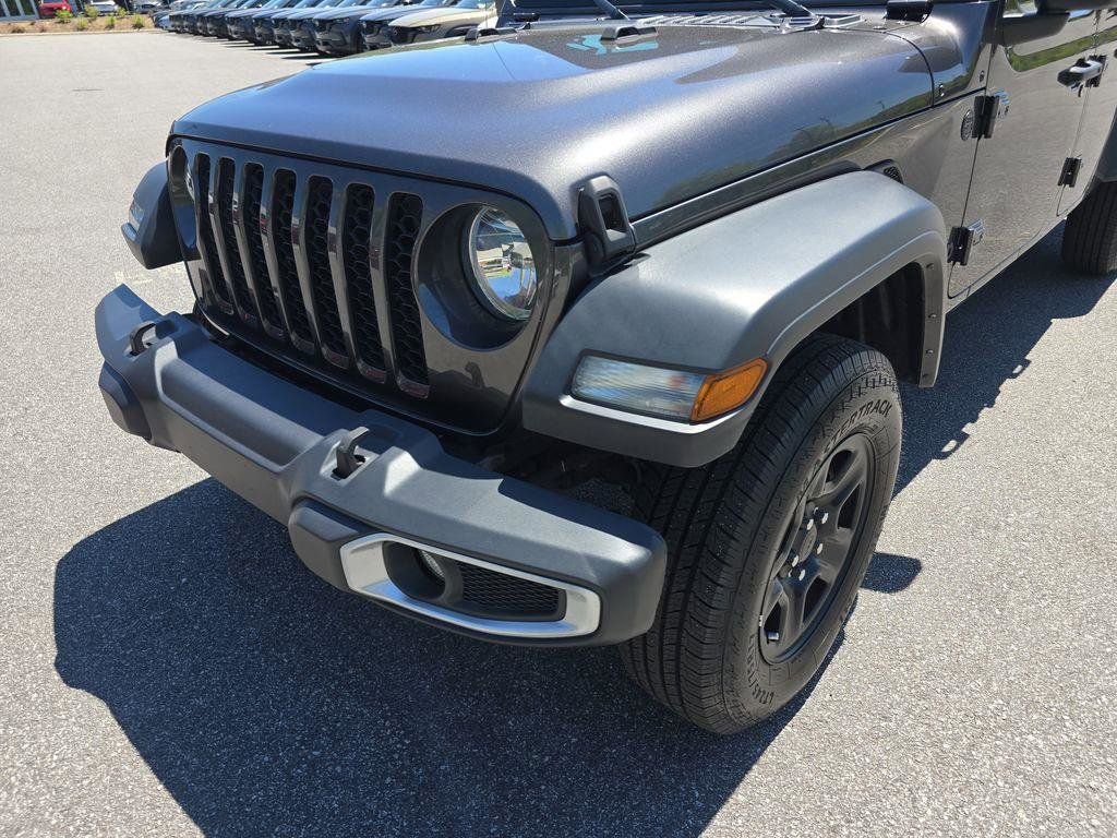 Used 2023 Jeep Gladiator Sport w/ Trailer Tow Package AWD/4WD image 9