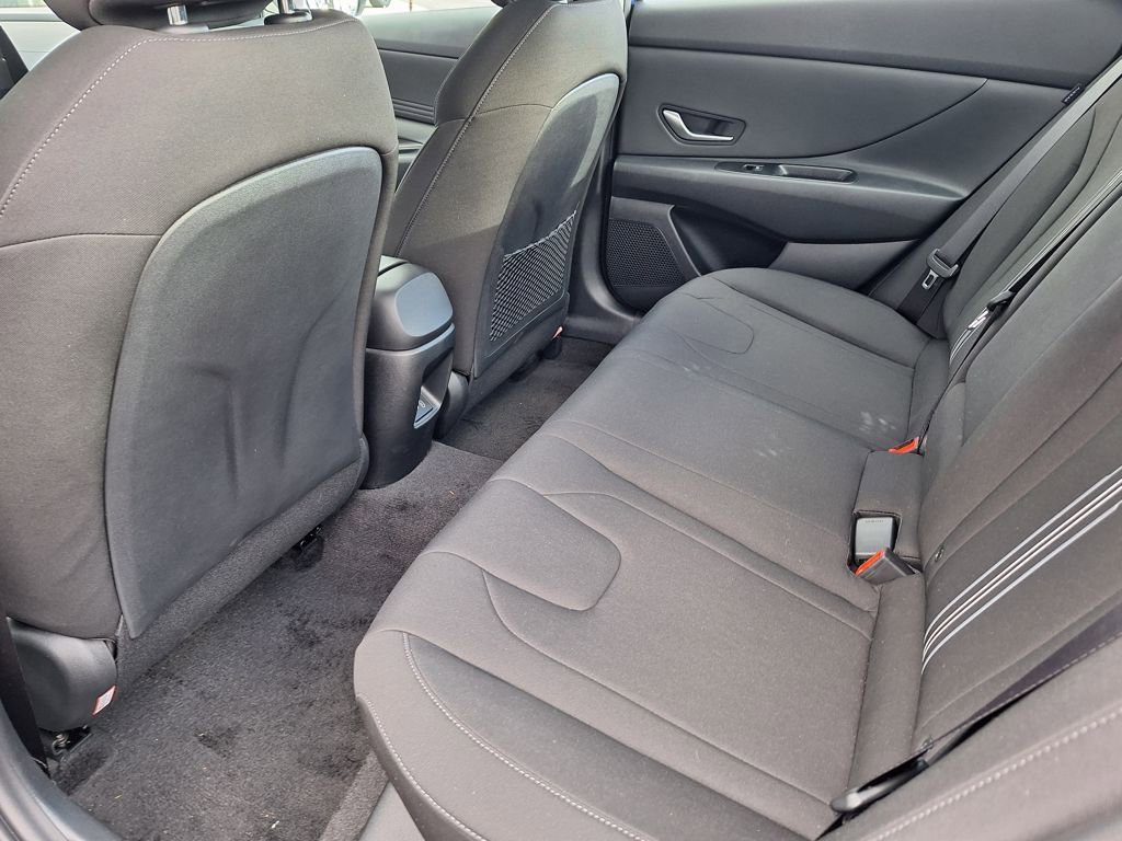 Used 2024 Hyundai Elantra SEL w/ Convenience Package image 12