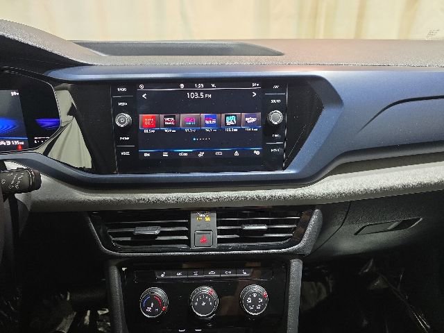 Certified 2023 Volkswagen Taos SE w/ Panoramic Sunroof Package FWD image 20