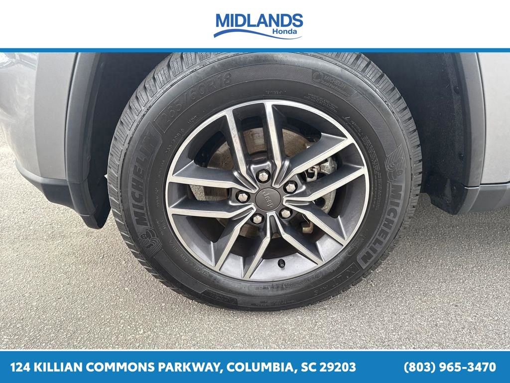 Used 2019 Jeep Grand Cherokee Limited AWD/4WD image 19