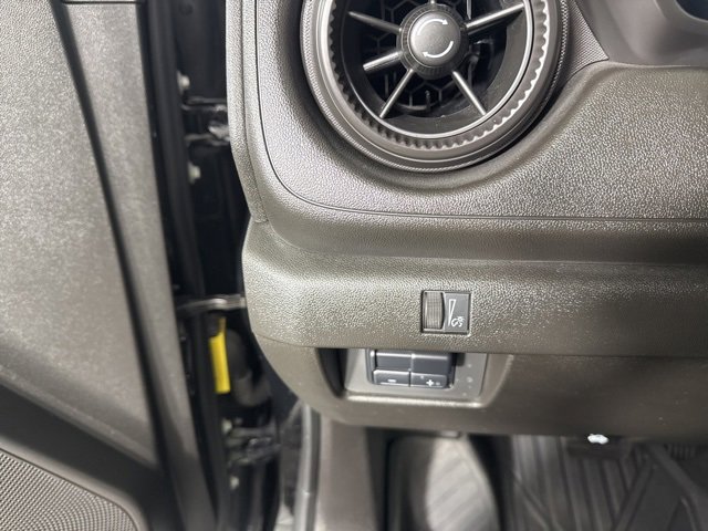 Certified 2023 Chevrolet Colorado Trail Boss w/ Technology Package image 21