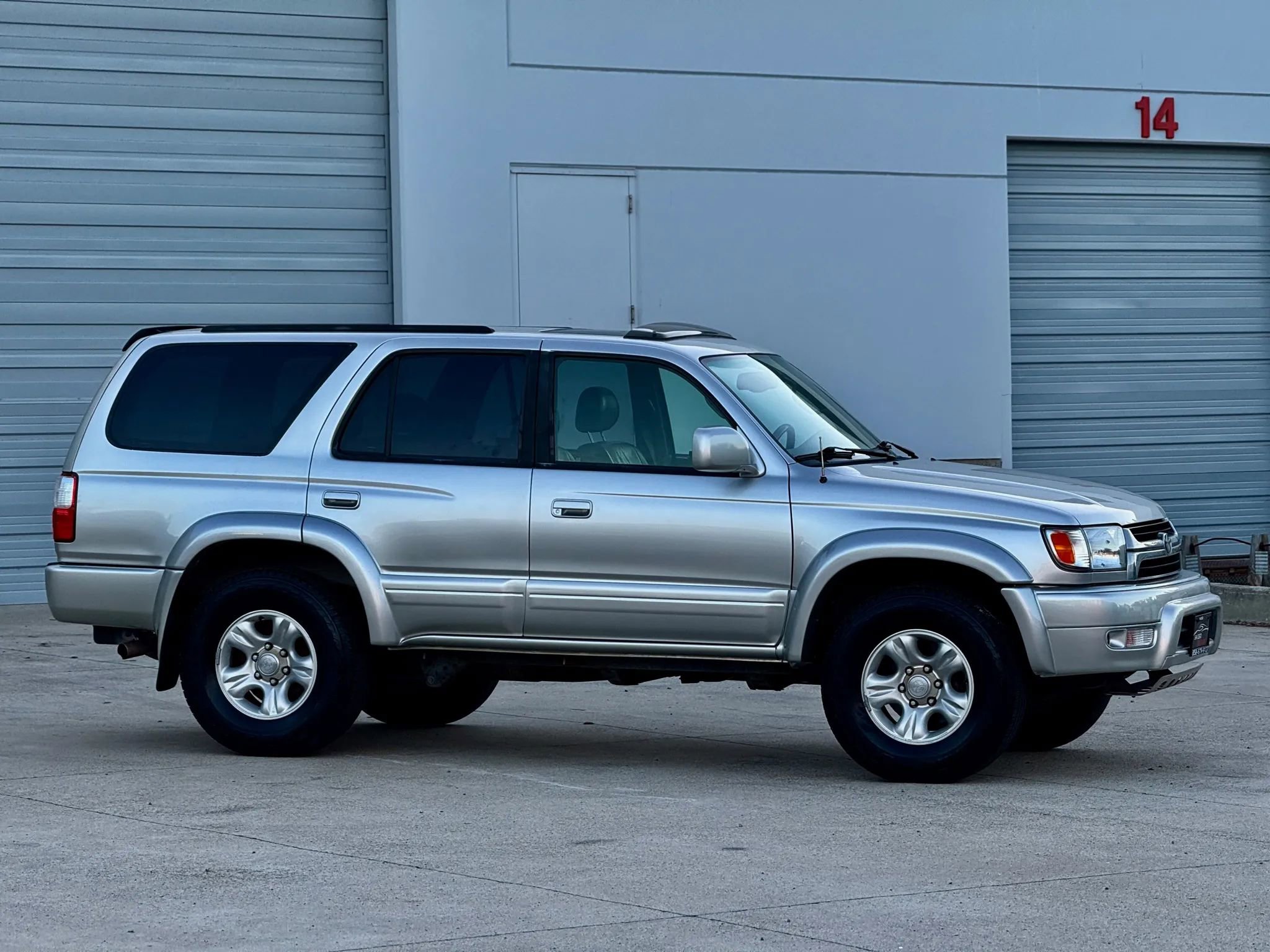Used 2001 Toyota 4Runner Limited image 6