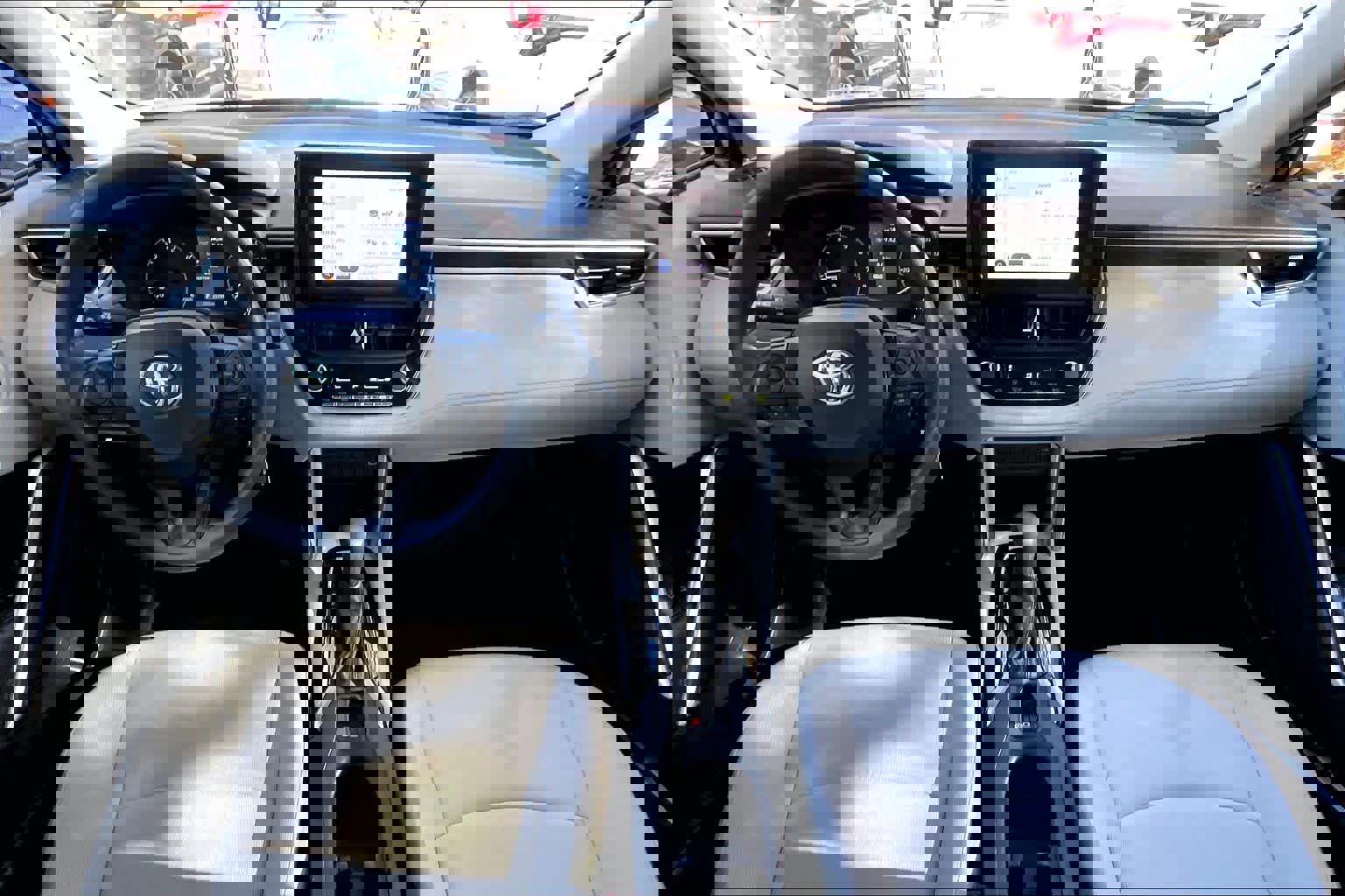 Used 2023 Toyota Corolla Cross L image 16