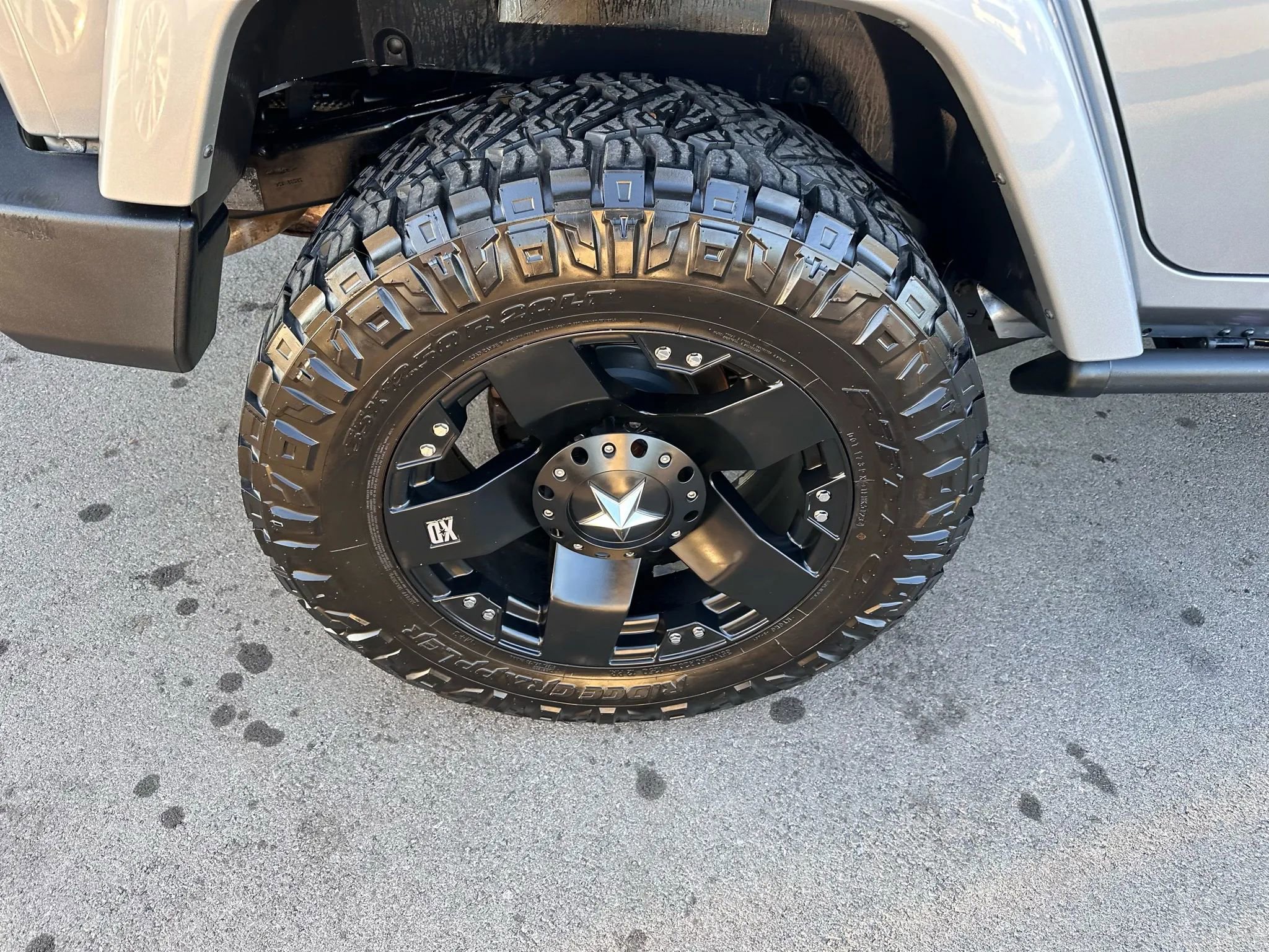 Used 2016 Jeep Wrangler Unlimited Sahara w/ Connectivity Group image 16