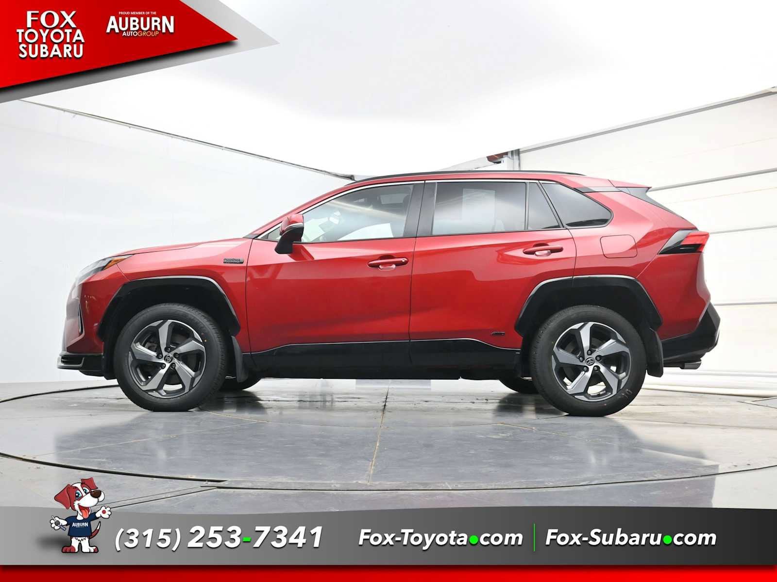 Used 2023 Toyota RAV4 SE w/ Weather & Moonroof Package AWD/4WD image 25