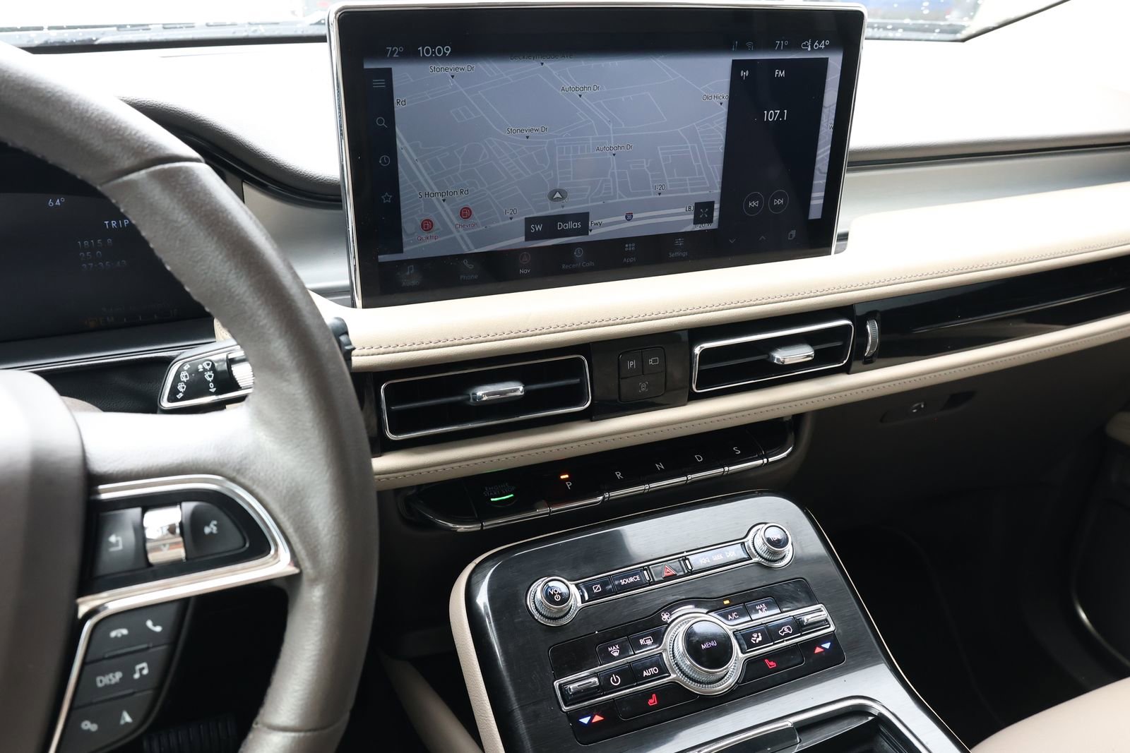 Used 2023 Lincoln Nautilus FWD w/ Premium Package image 21