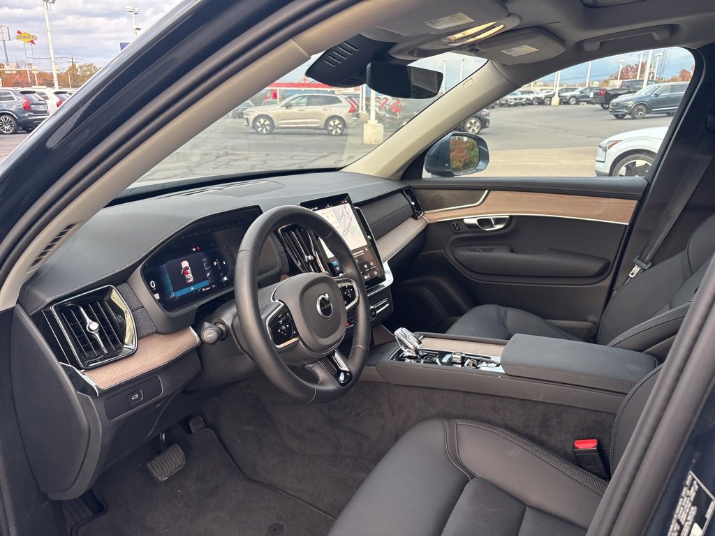 Certified 2025 Volvo XC90 B6 Plus image 17