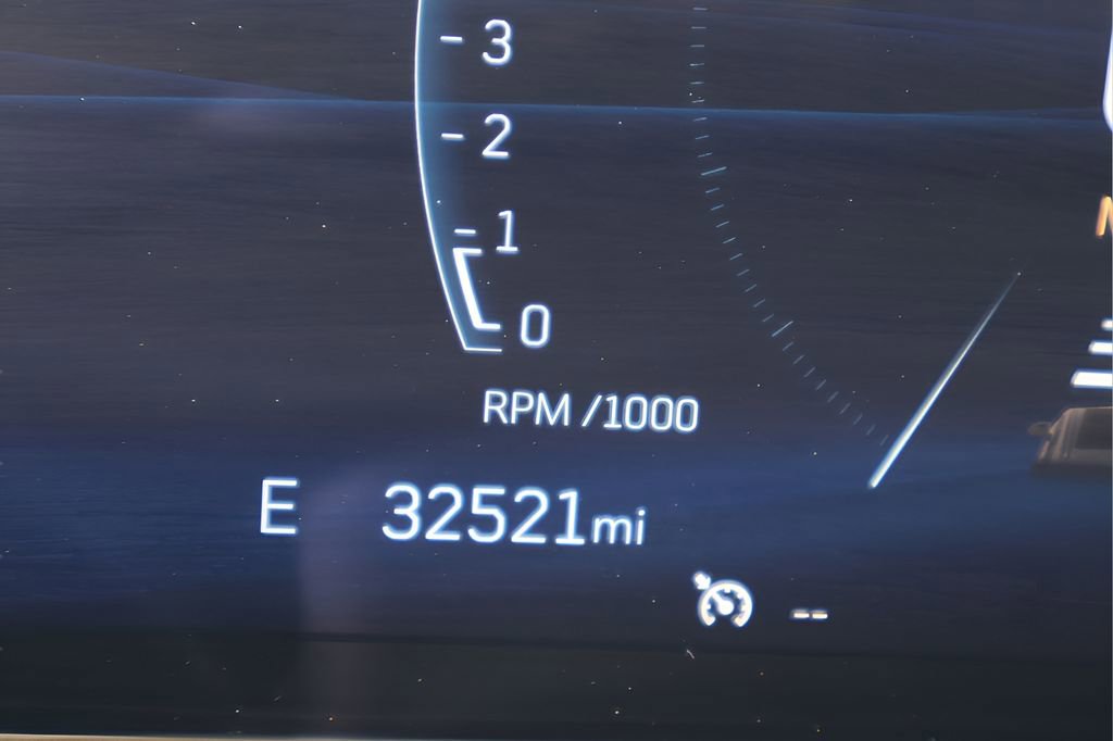 Used 2024 Cadillac XT4 Luxury w/ Cold Weather Package FWD image 21