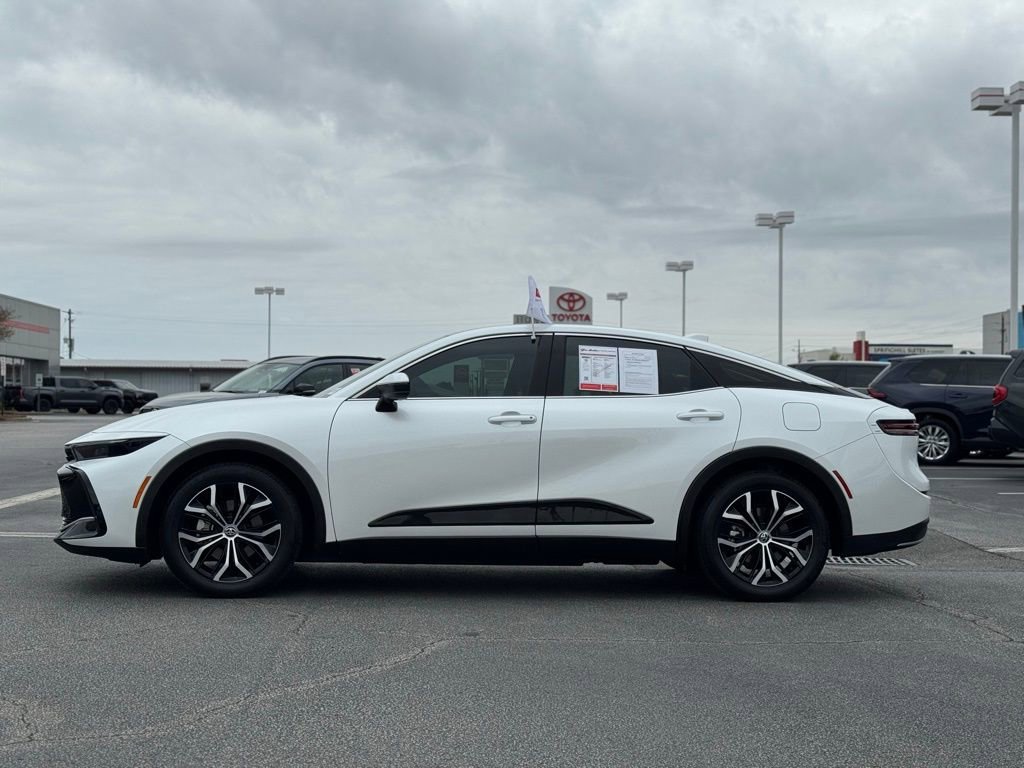 Used 2023 Toyota Crown Limited image 8