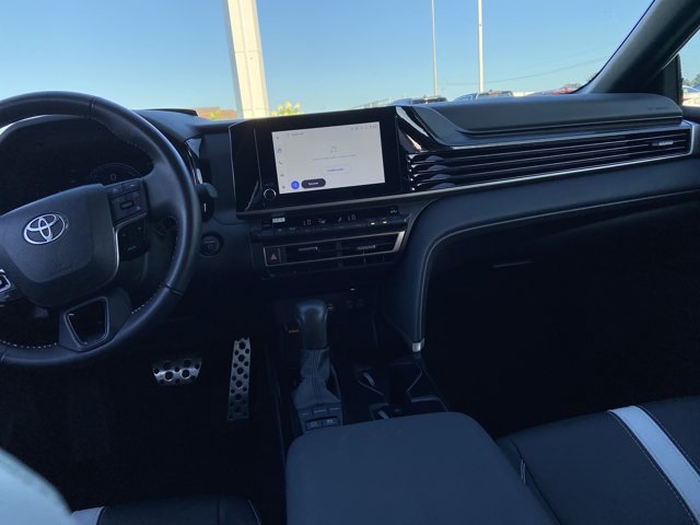 Used 2025 Toyota Camry SE FWD image 18