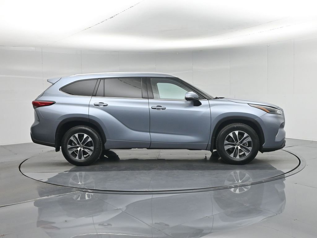Used 2021 Toyota Highlander XLE image 28