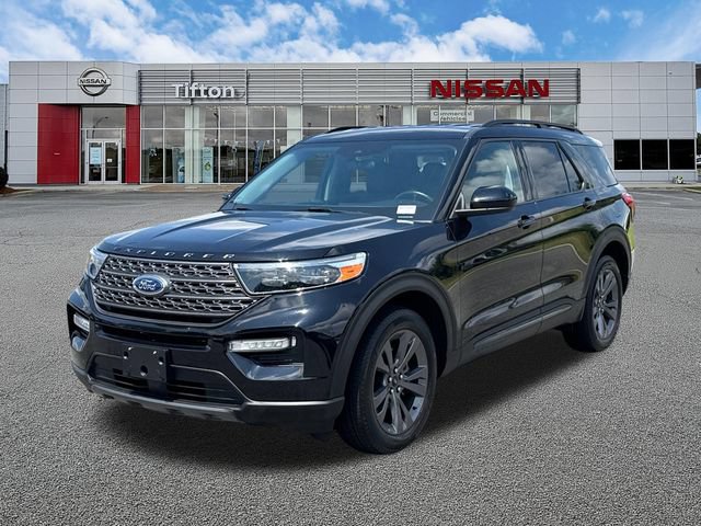 Used 2024 Ford Explorer XLT w/ Equipment Group 202A AWD/4WD image 3