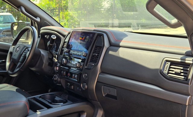 Used 2023 Nissan Titan PRO-4X w/ Pro-4x Convenience Package AWD/4WD image 21