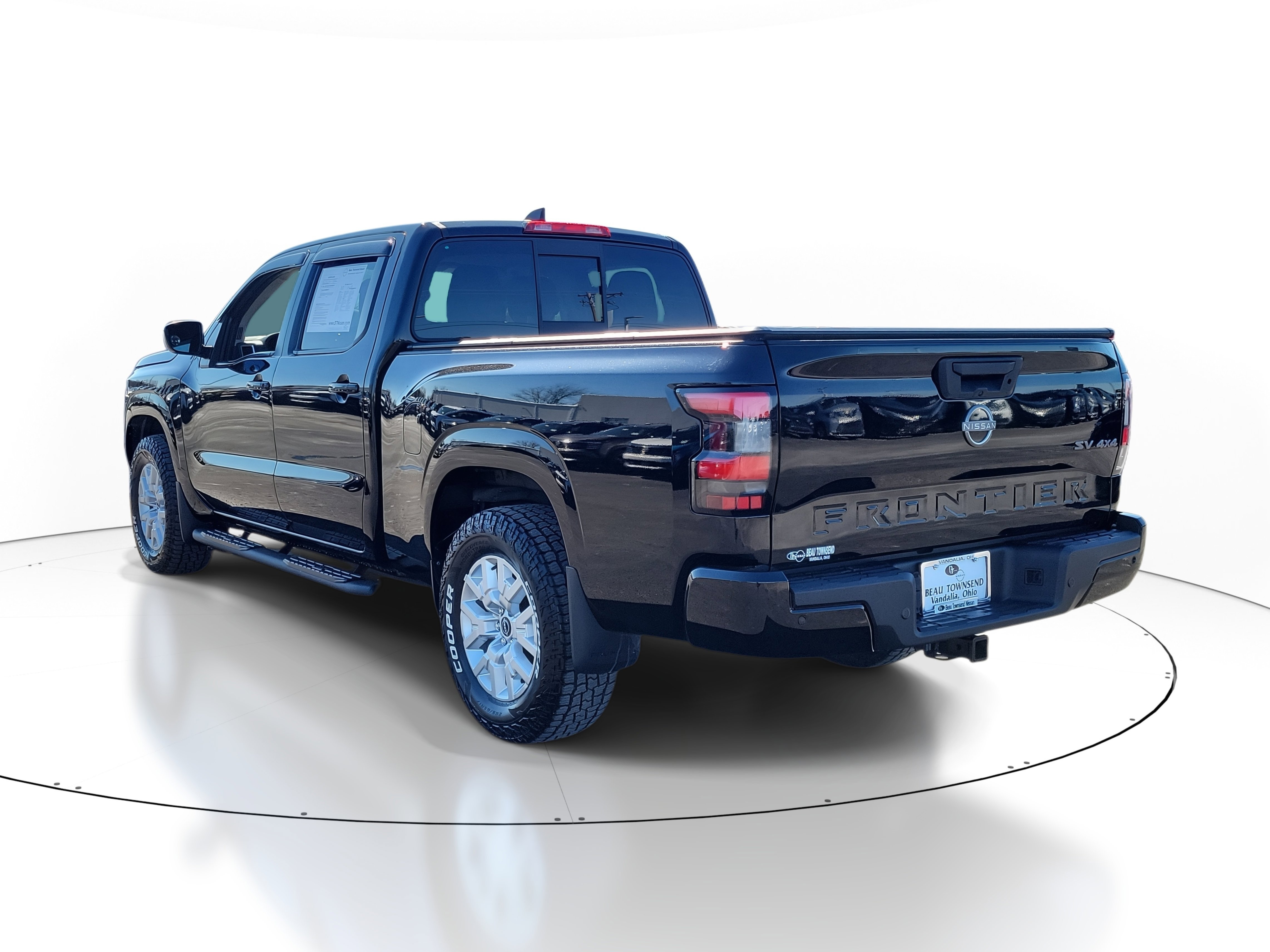 Certified 2022 Nissan Frontier SV w/ Technology Package image 3