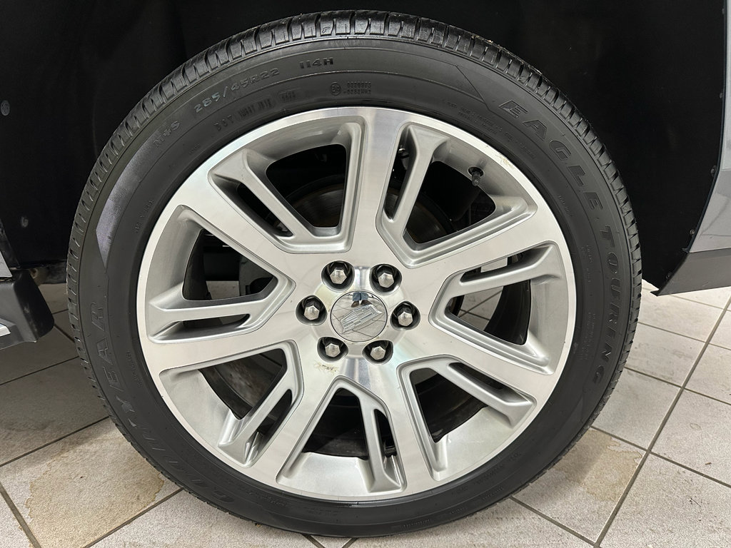 Used 2020 Cadillac Escalade Luxury image 16