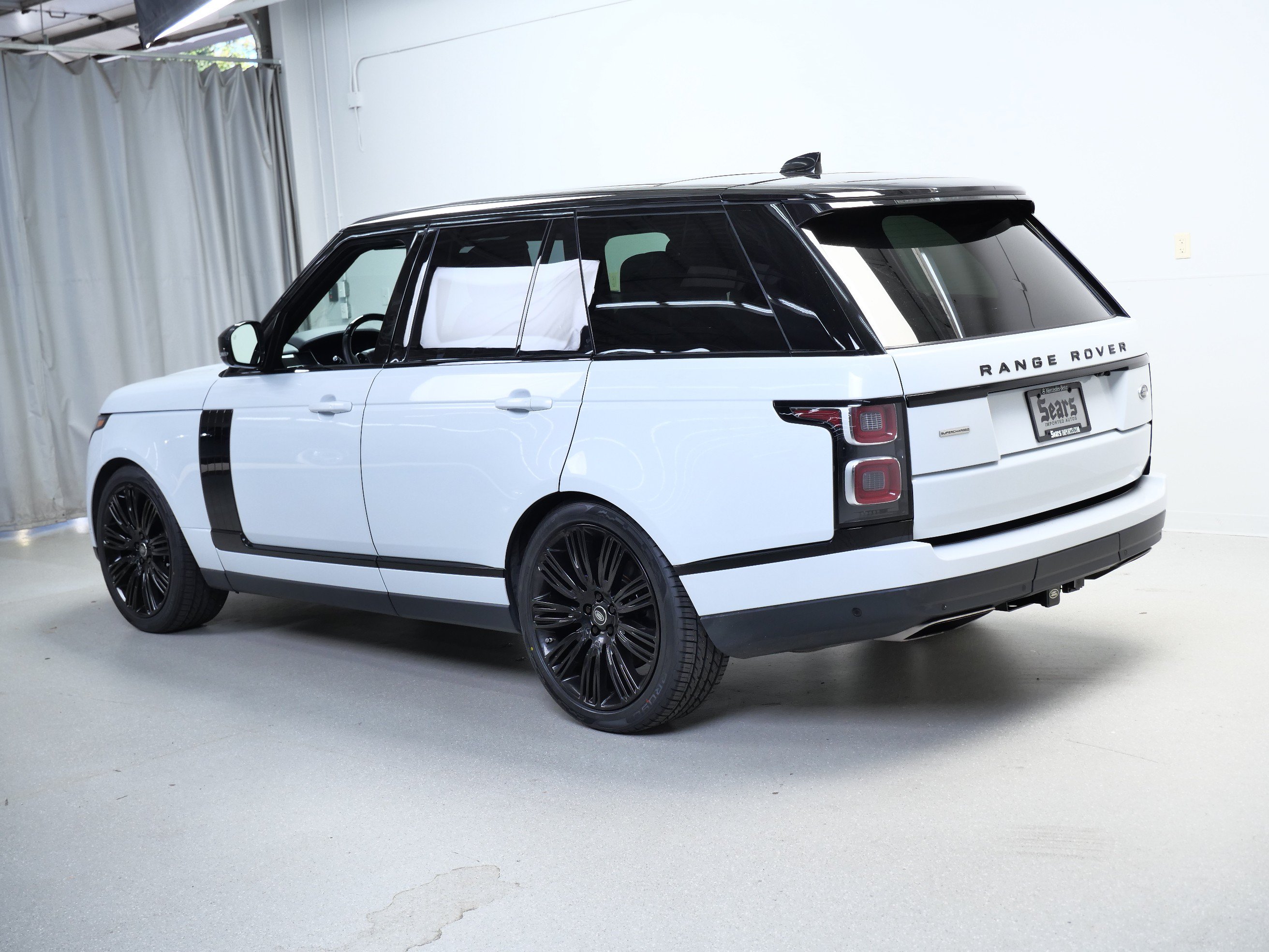 Used 2019 Land Rover Range Rover Supercharged AWD/4WD image 10