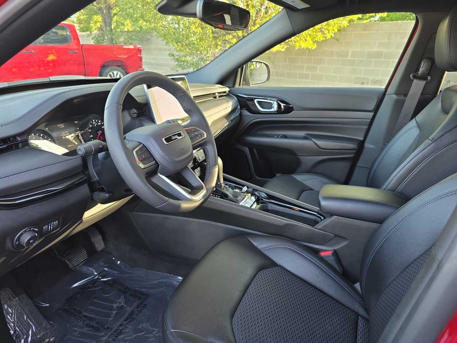 Used 2025 Jeep Compass Latitude w/ Altitude Special Edition AWD/4WD image 15