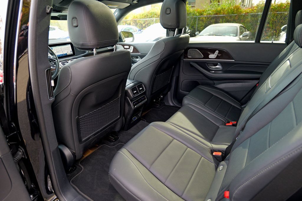 Used 2025 Mercedes-Benz GLS 450 4MATIC image 23