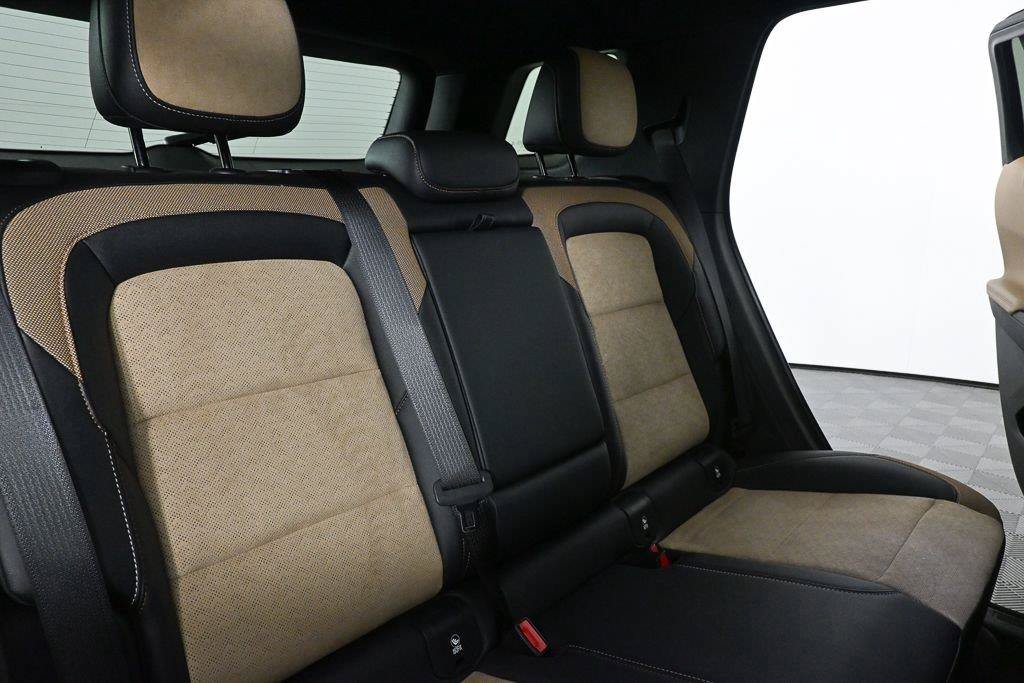 Used 2026 Chevrolet Equinox ACTIV w/ Safety and Technology Package AWD/4WD image 15