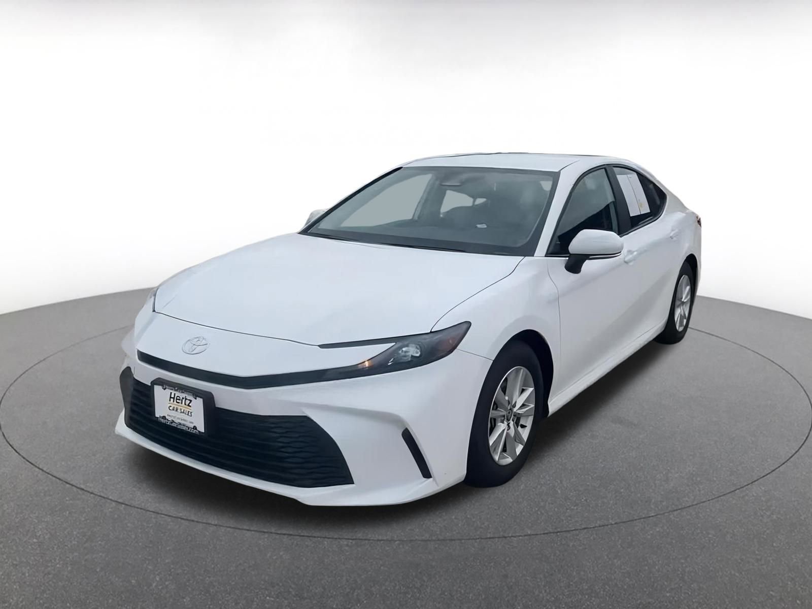 Used 2025 Toyota Camry LE image 7