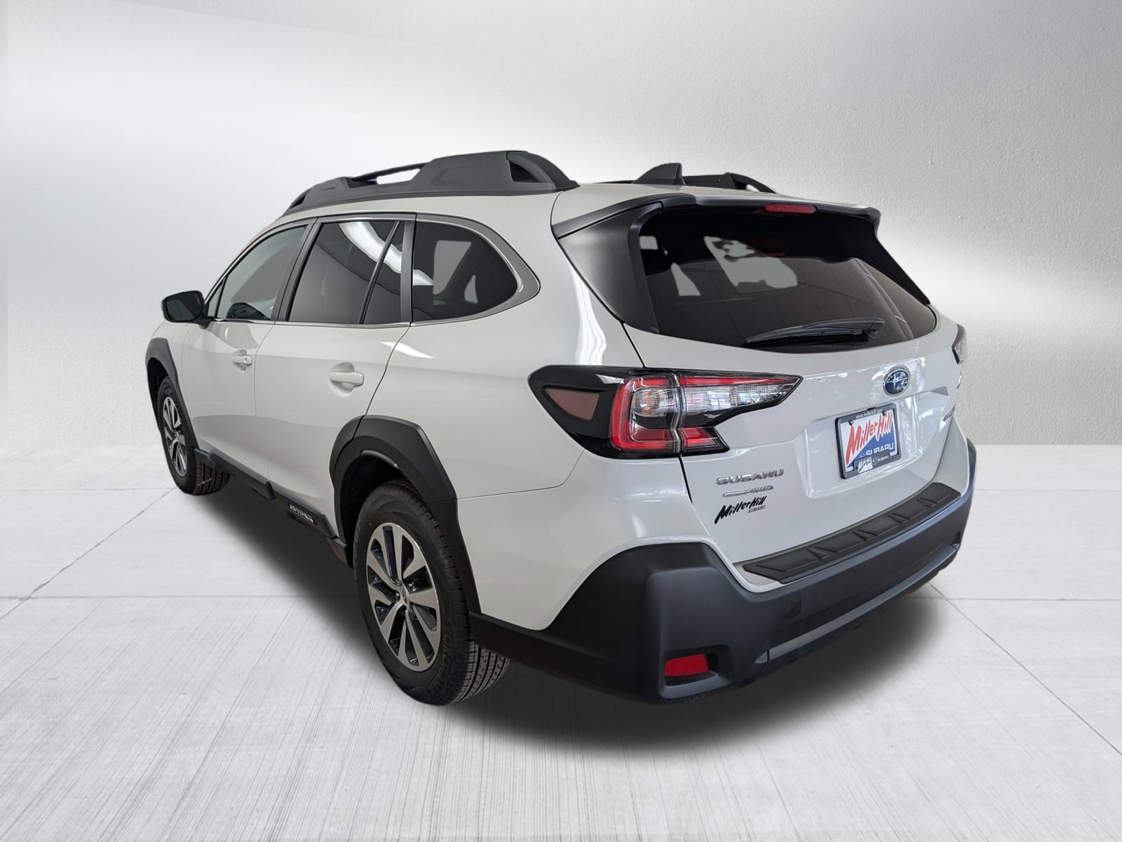 Used 2025 Subaru Outback Premium image 23