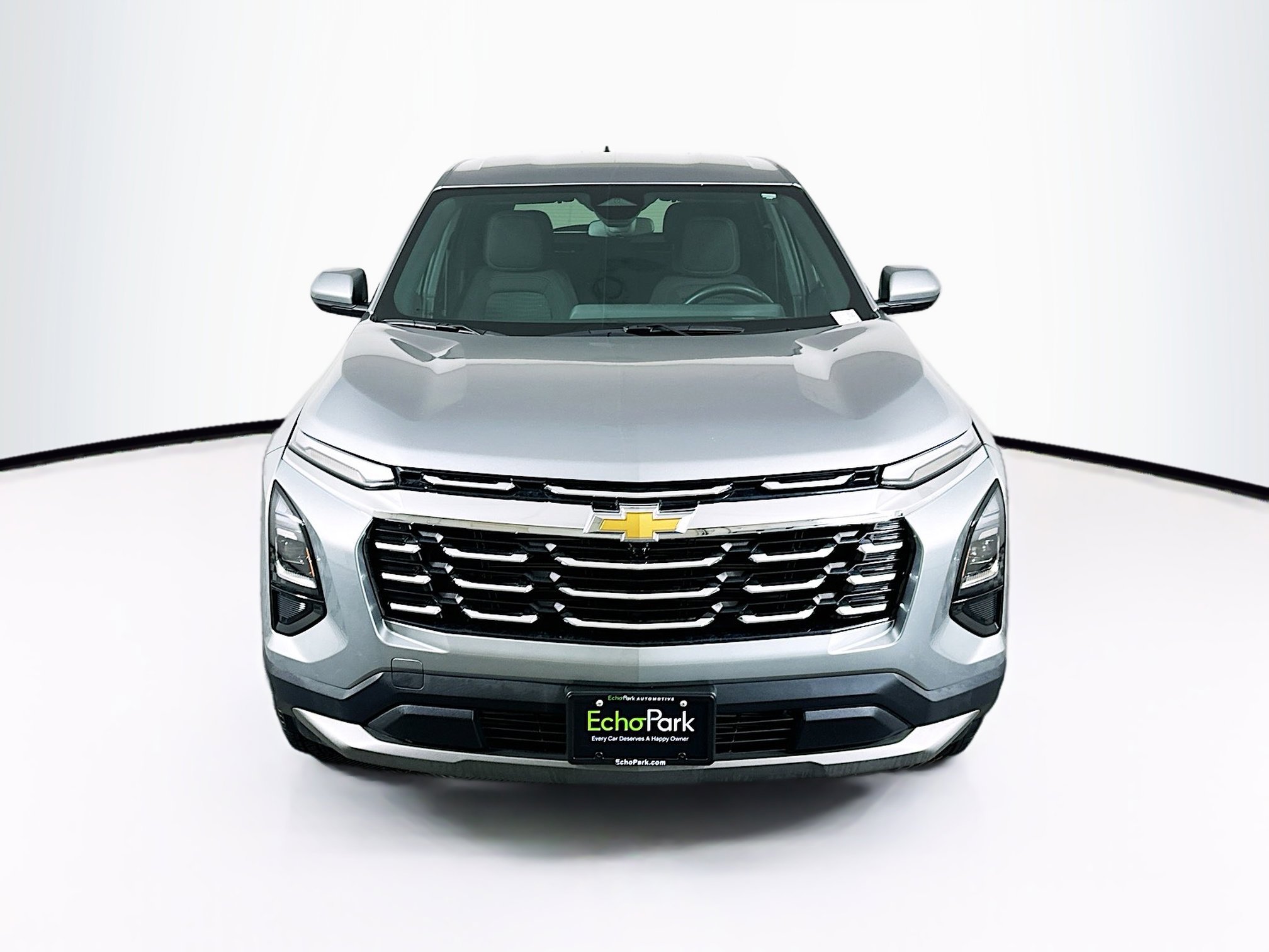Used 2025 Chevrolet Equinox LT image 2