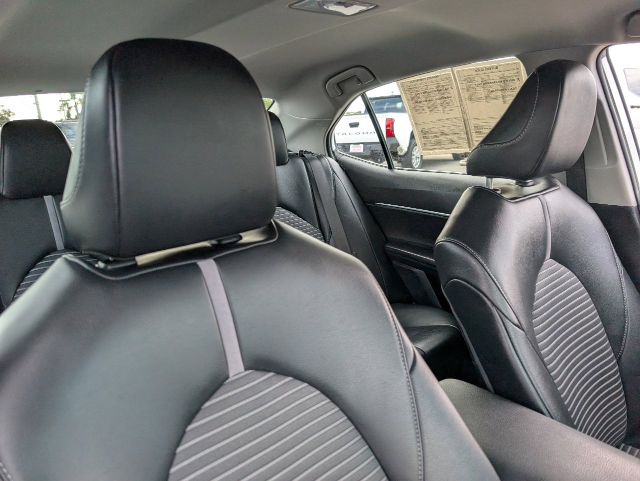 Used 2024 Toyota Camry SE FWD image 3