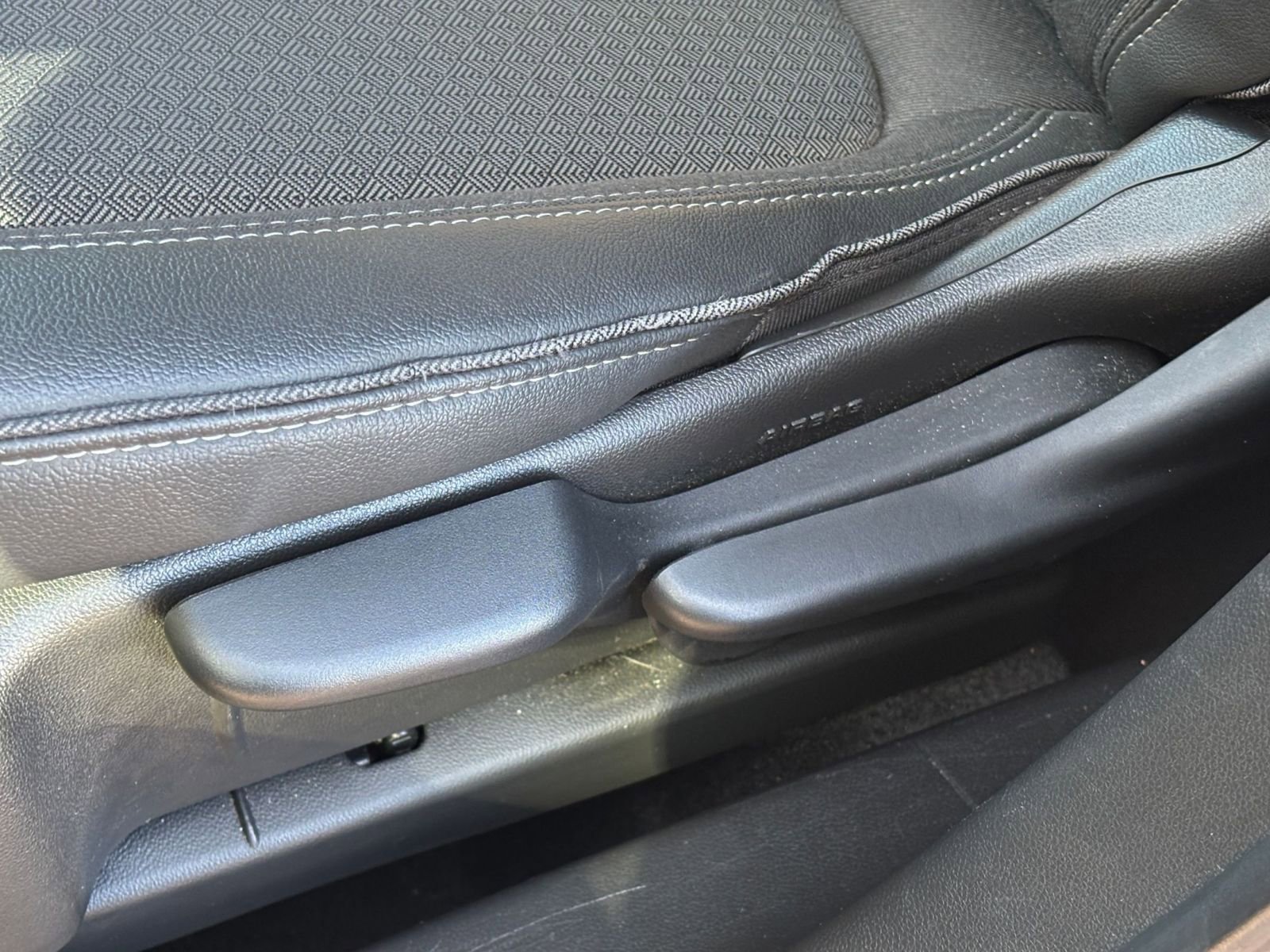 Used 2025 Buick Encore GX Preferred image 22