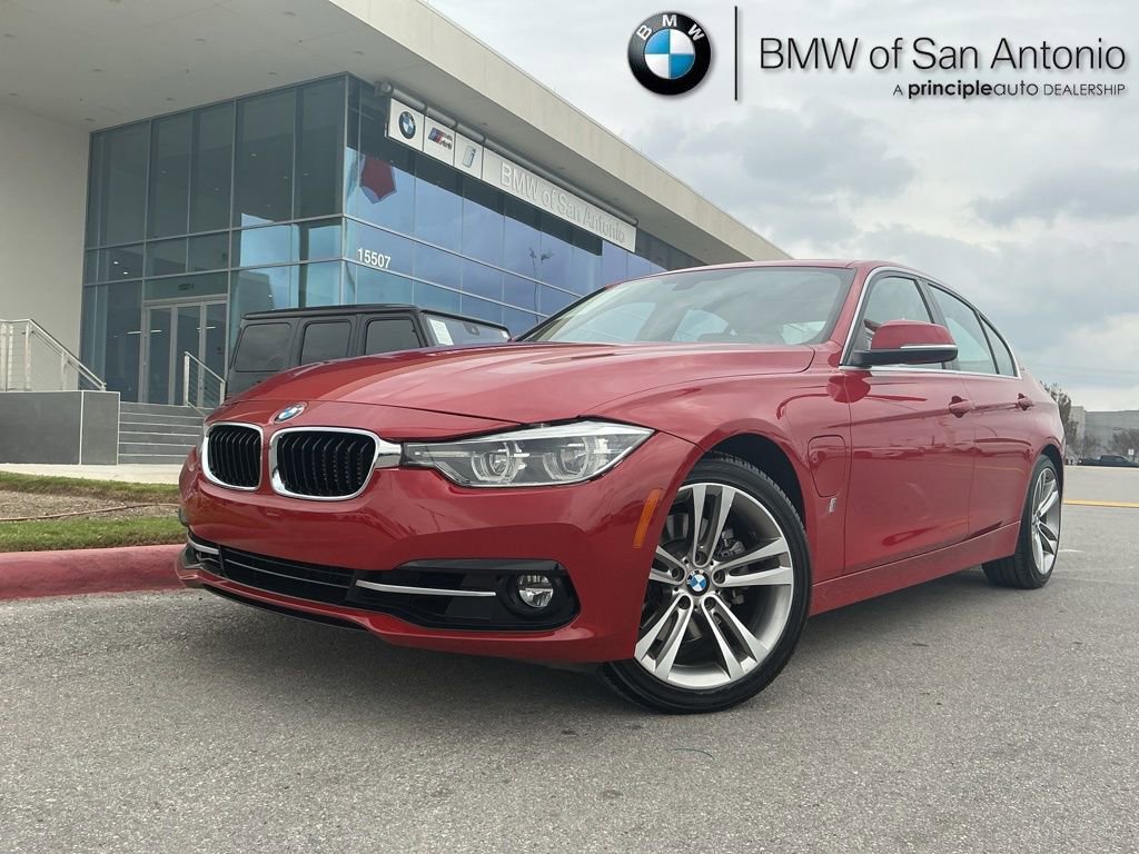 Used 2018 BMW 330e w/ Convenience Package image 1