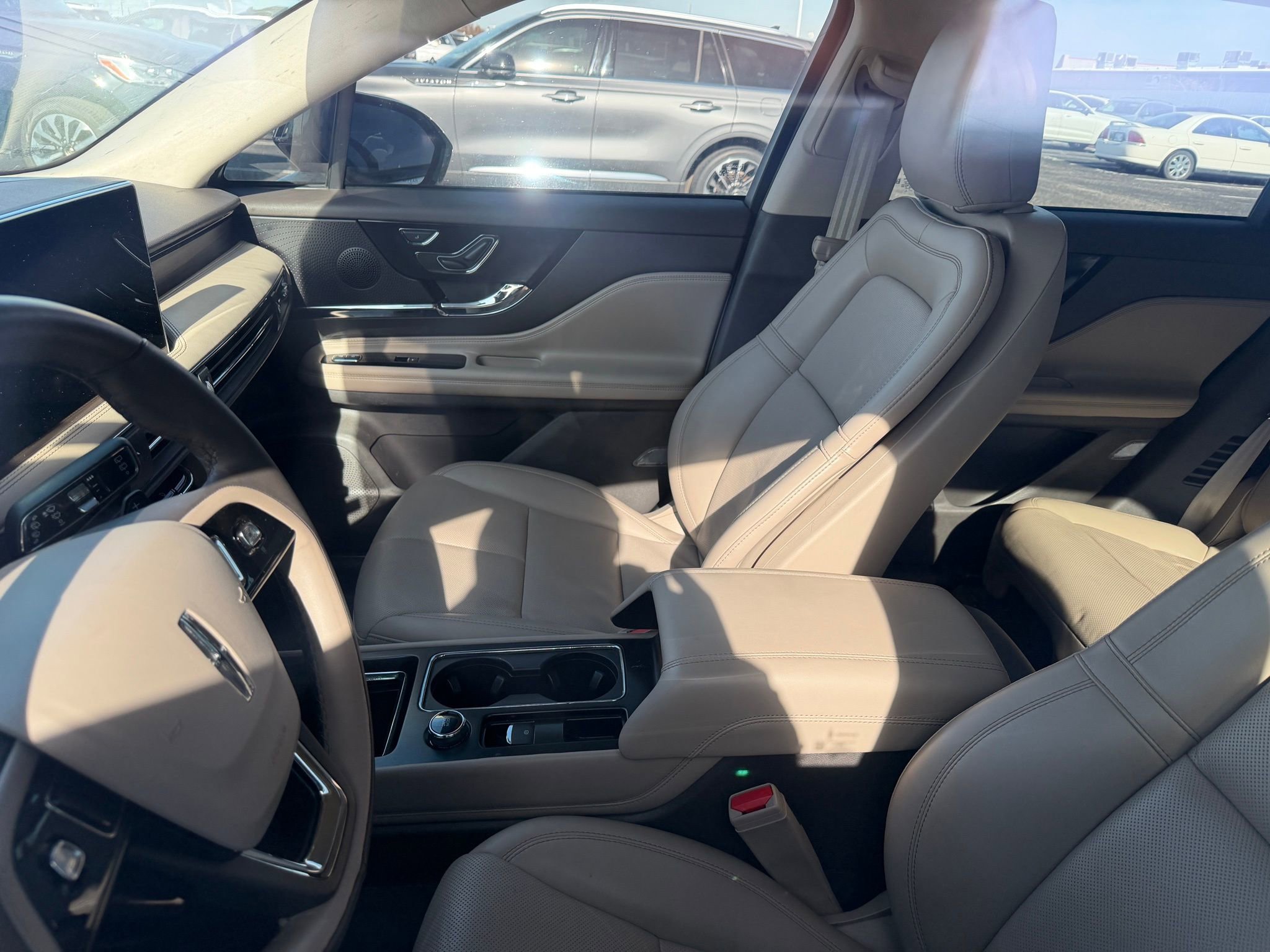 Used 2024 Lincoln Corsair Reserve w/ Jet Appearance Package image 9